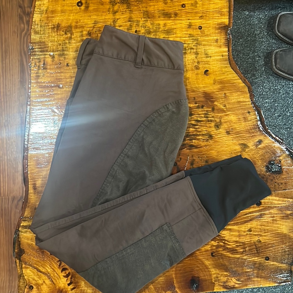 Bradley by Smartpak full seat breeches. Size 28R.